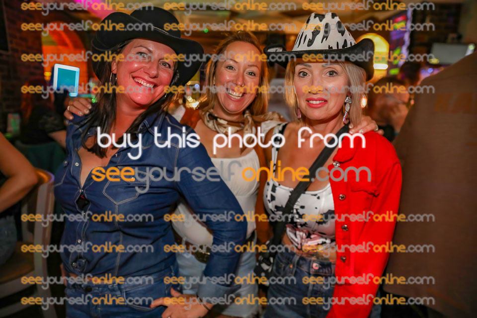 Canon-EOS-5D-Mark-IV-490-Edit.jpg