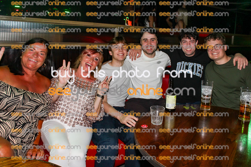 IMG_9540-NB.jpg