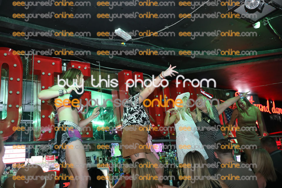 STU_9416-M.jpg