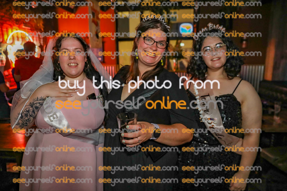 Canon-EOS-5D-Mark-IV-400.jpg
