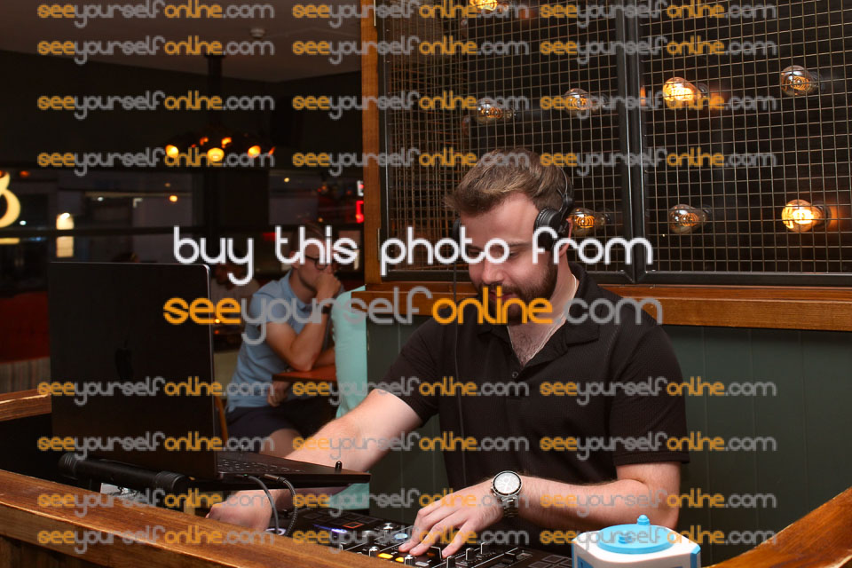 IMG_0020_Roy.jpg
