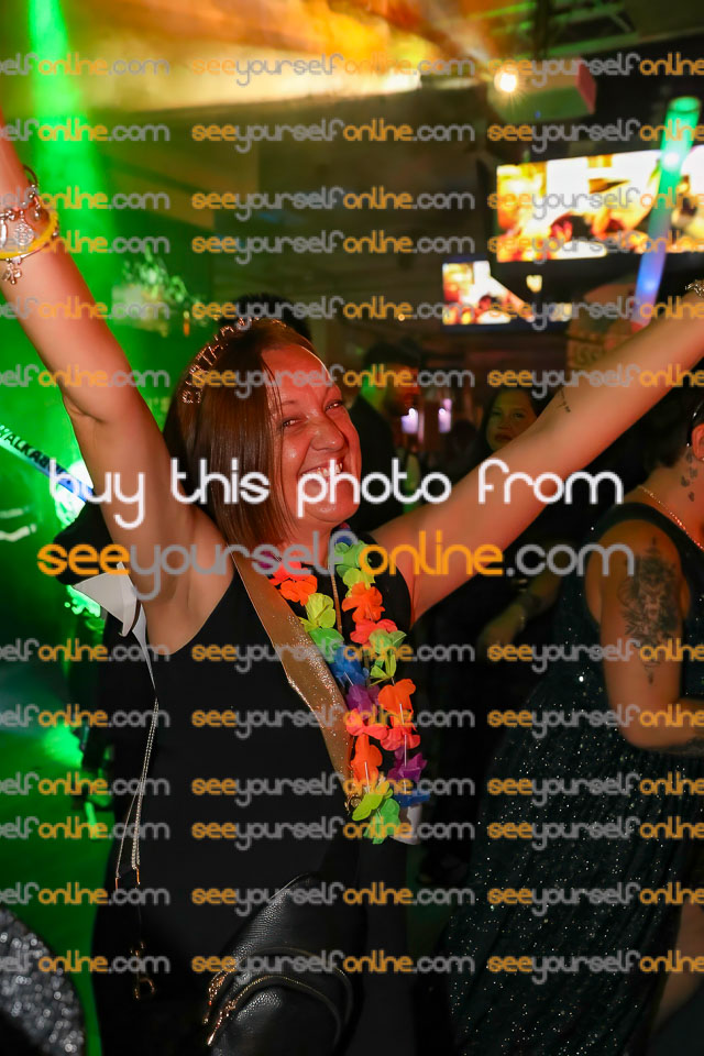 Canon-EOS-5D-Mark-IV-910-Edit.jpg